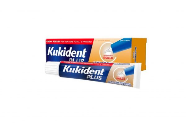 Crema adesiva Kukident sigillo Plus